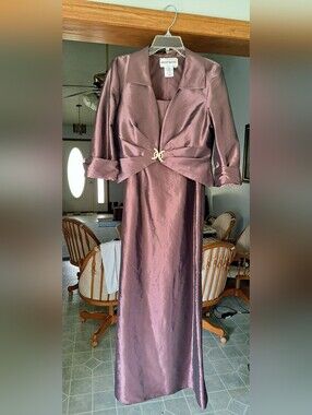 Long Dress with Jacket n Crystal accents Unique color for any occasion!  sz. 10